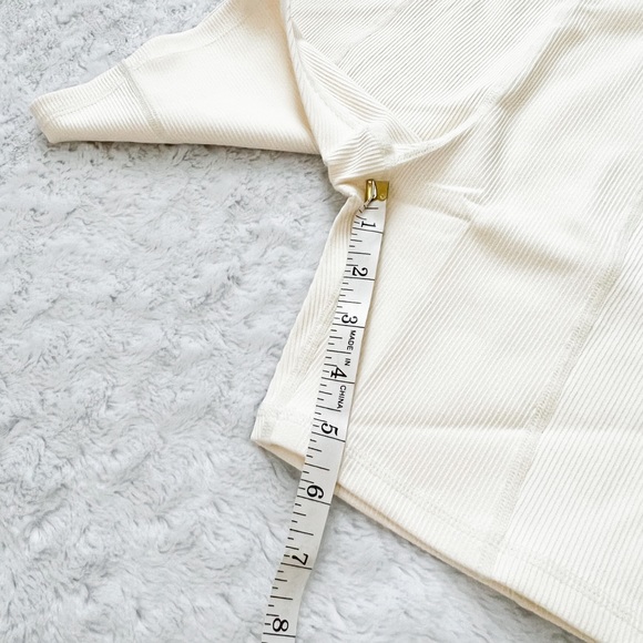 NWT- For Love & Lemon Dani Ribbed Biker Shorts Cream - Picture 6 of 8